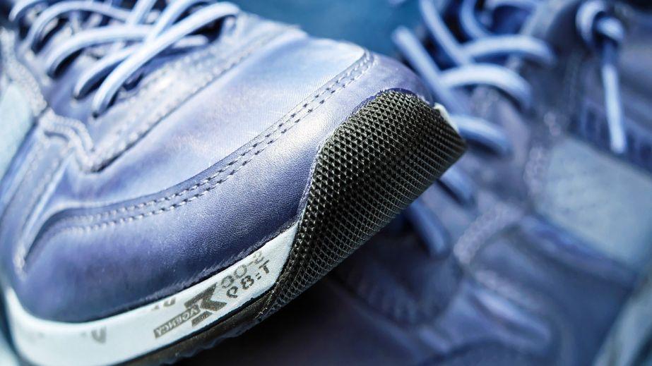 In Kryvyi Rih, a robber stripped a man of his shoes and fled with his belongings: court ruling.