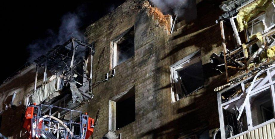 Russia launched drone attacks on Kharkiv: a "Shahed" struck a high-rise building in the city center (video).