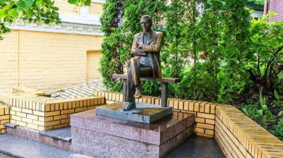 Інститут національної пам’яті визнав пам’ятник Булгакову російською пропагандою